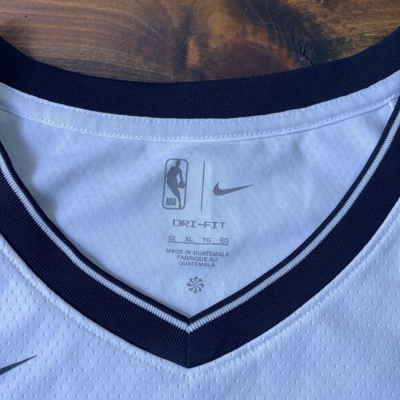 Nike Brooklyn Nets Jersey Men's XL Size 52 White Swingman Kyrie Irving #11 - Picture 4 of 7